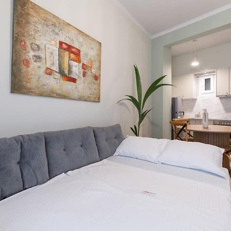 Elegant Suite - Pagrati เอเธนส์ ภายนอก รูปภาพ